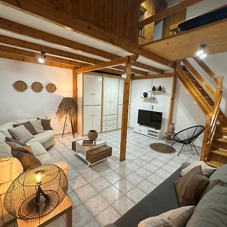Maria' S Apartment Лавріон Екстер'єр фото